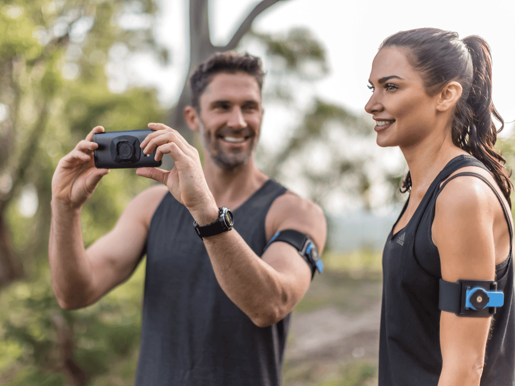 Universal run kit includes universal adaptor and armband 